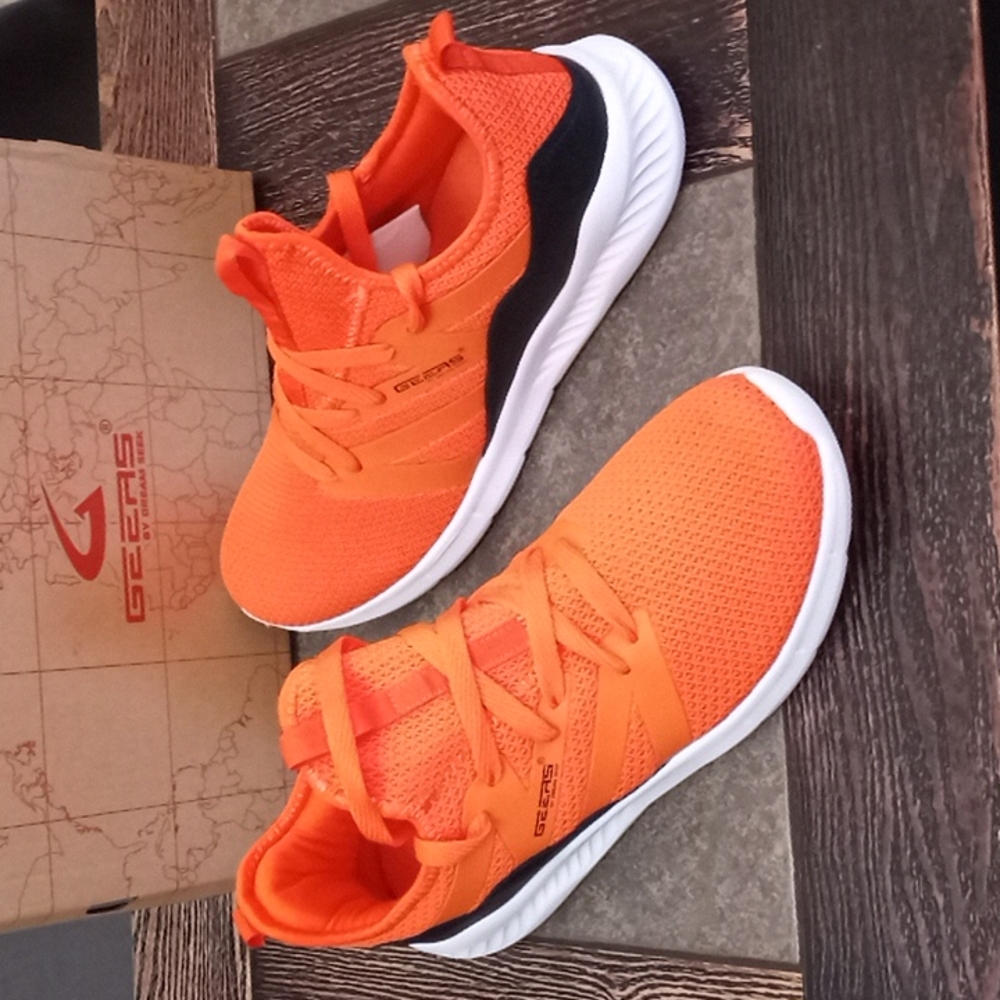 Tennis Sneakers Orange Low Top Athletic Shoes Size 8_8/2
